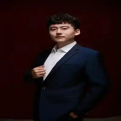 卞哲